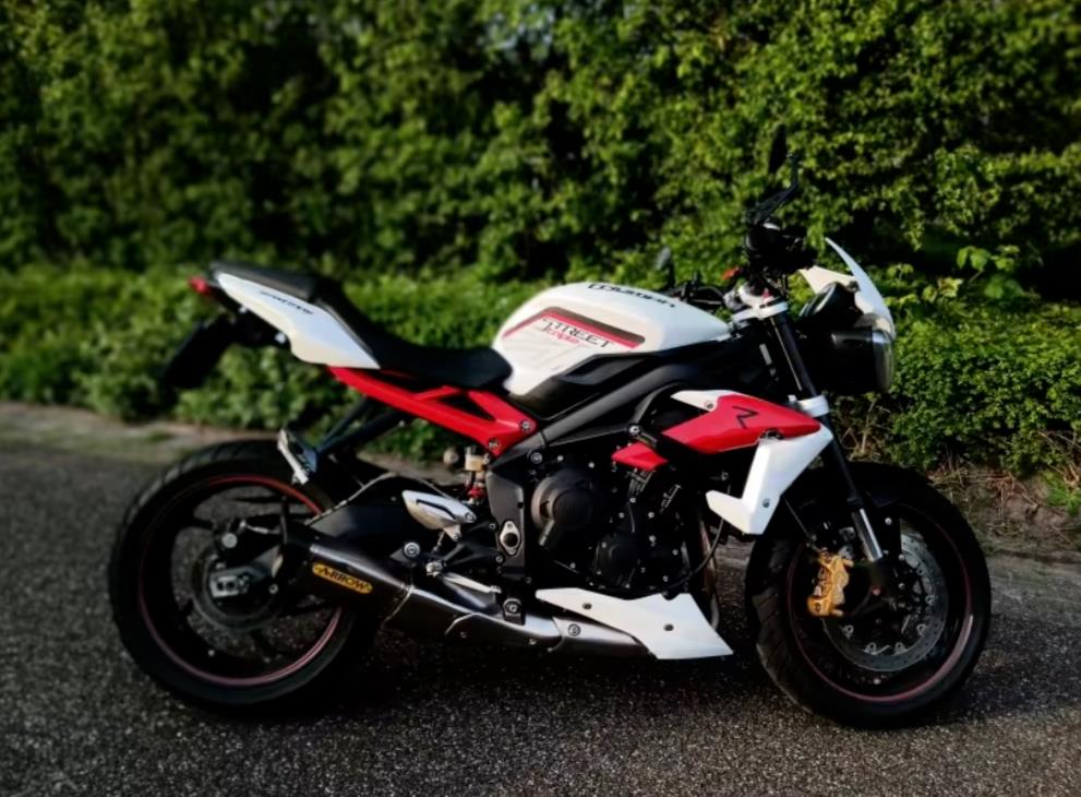 White Traction Tank Pads Grips Protectors Triumph Street Triple 2013-2022