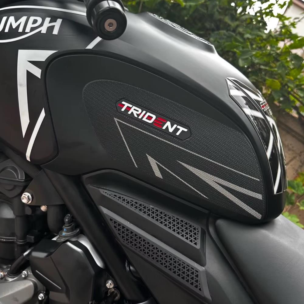 Triumph Trident 660 2021-2025 Side Tank Pad Knee Grip Protector | Anti-Slip