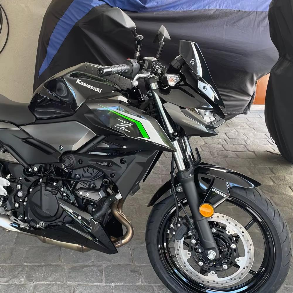 Motorcycle Black Windscreen Windshield Screen Kawasaki Z500 2024-2025