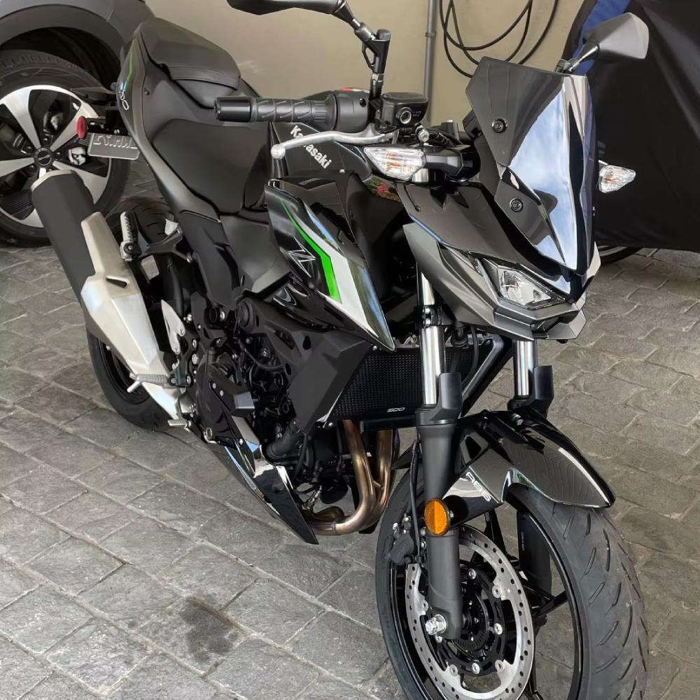 Motorcycle Black Windscreen Windshield Screen Kawasaki Z500 2024-2025