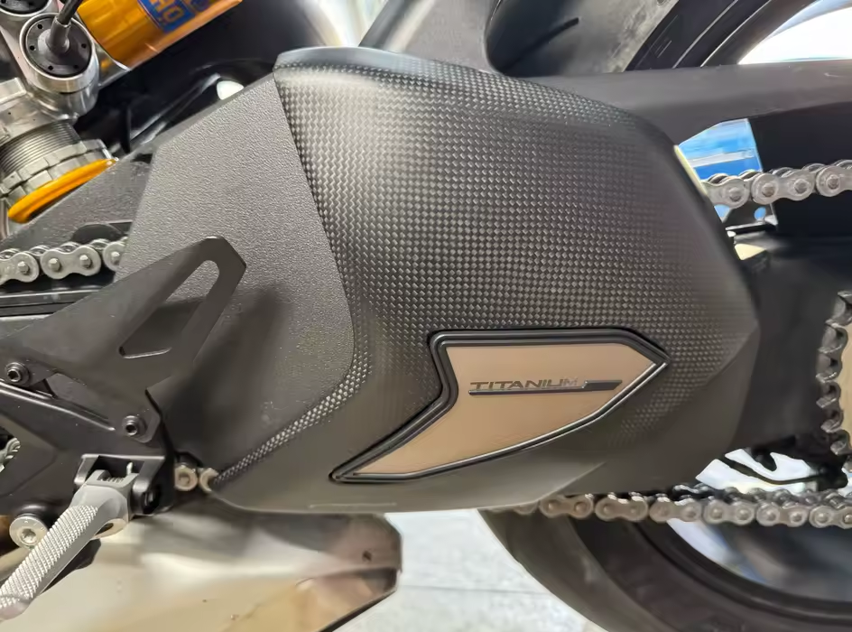 Ducati Streetfighter V4 / S/SP 2020-2024 Carbon Rear Swingarm Cover Fairing Kit
