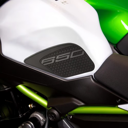Kawasaki Ninja 650 2017-2026 Traction Tank Pad Grip Protectors